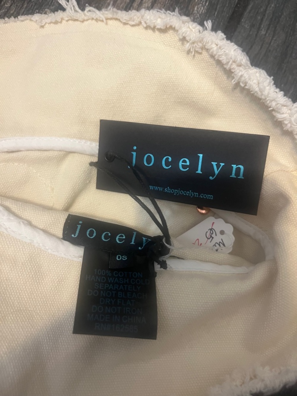 NWT Jocelyn Smiley Face Bucket Hat - Picture 3 of 3